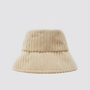 FOUND😁 ZARA Ecru (Beige) Corduroy Bucket Hat